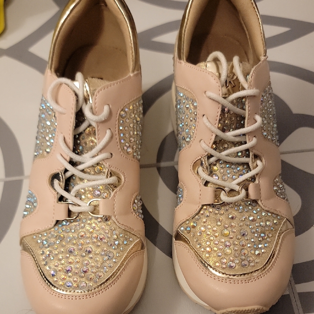 Elegant Girl's Sneakers with Rhinestone Detailing